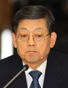 입을 다문 김황식 총리 후보자