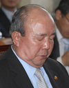 난감한 표정의 정종환 국토해양부 장관