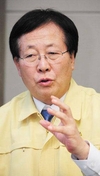 “구더기 무서워 장 못 담그면 어불성설”