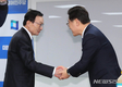 與, '선제적 군기잡기' 나서...野 자멸하자 